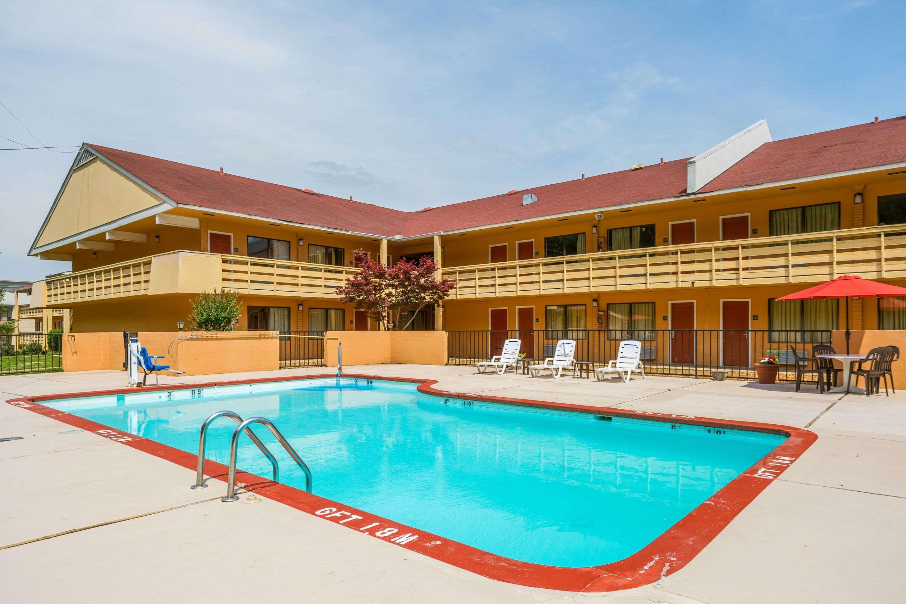 Quality Inn & Suites Corinth West Exterior foto