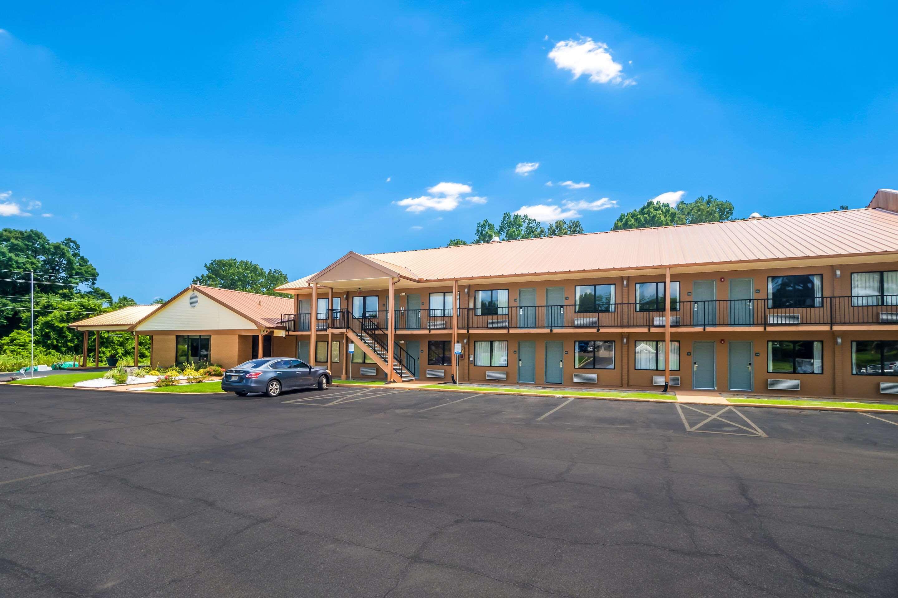 Quality Inn & Suites Corinth West Exterior foto