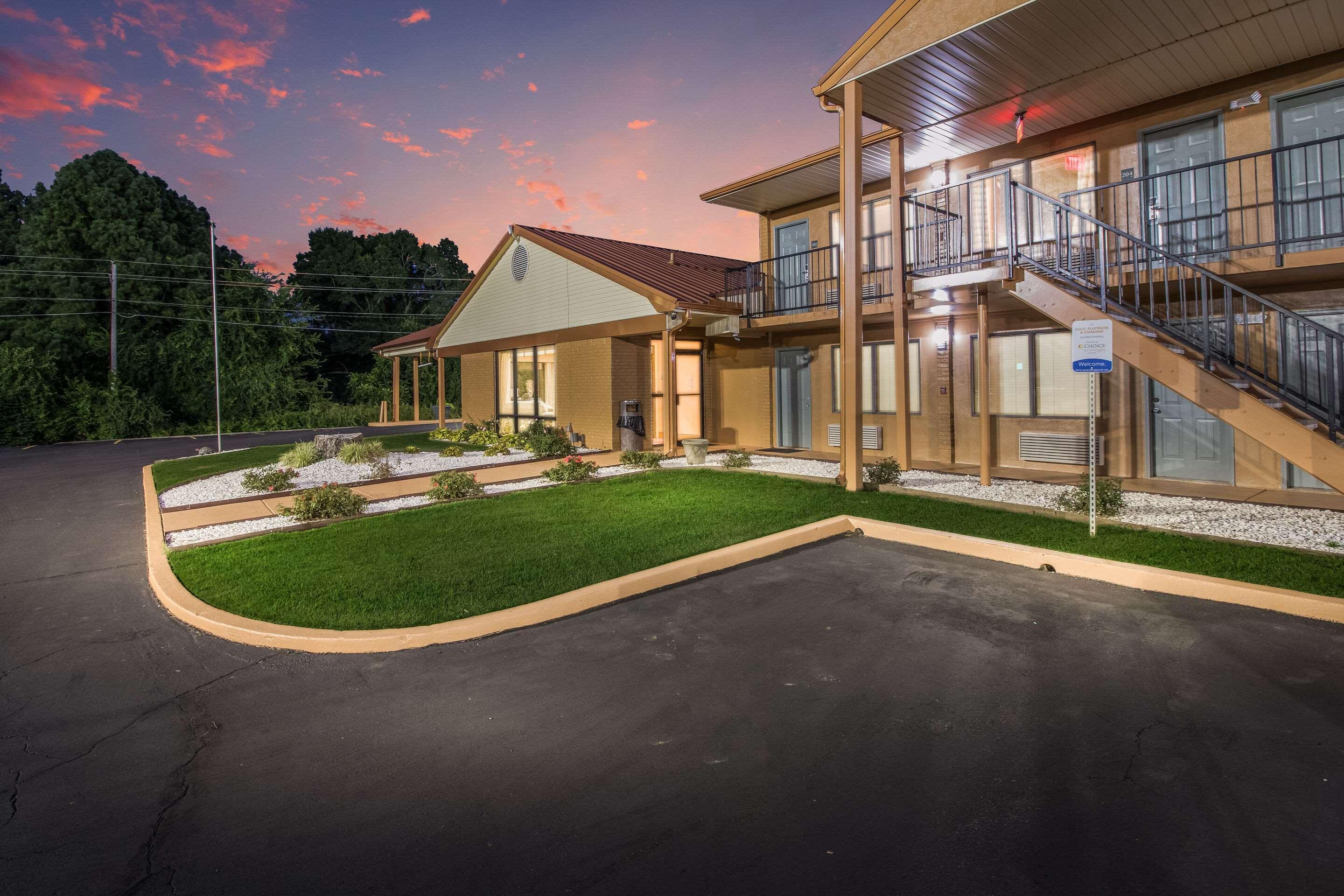 Quality Inn & Suites Corinth West Exterior foto