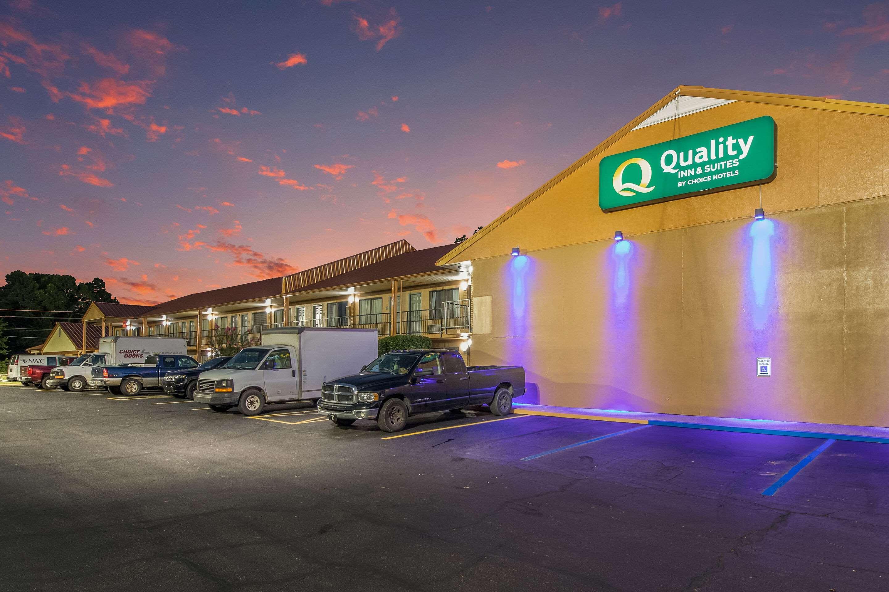 Quality Inn & Suites Corinth West Exterior foto