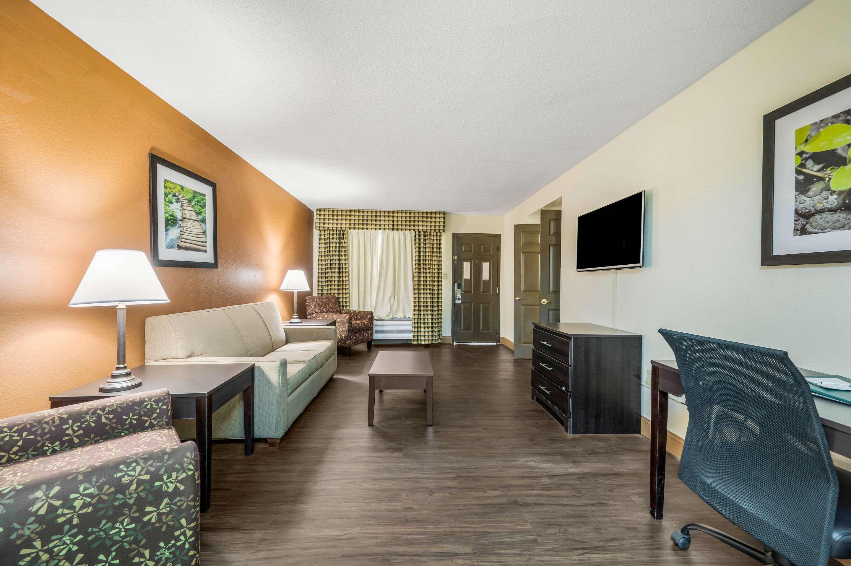 Quality Inn & Suites Corinth West Exterior foto