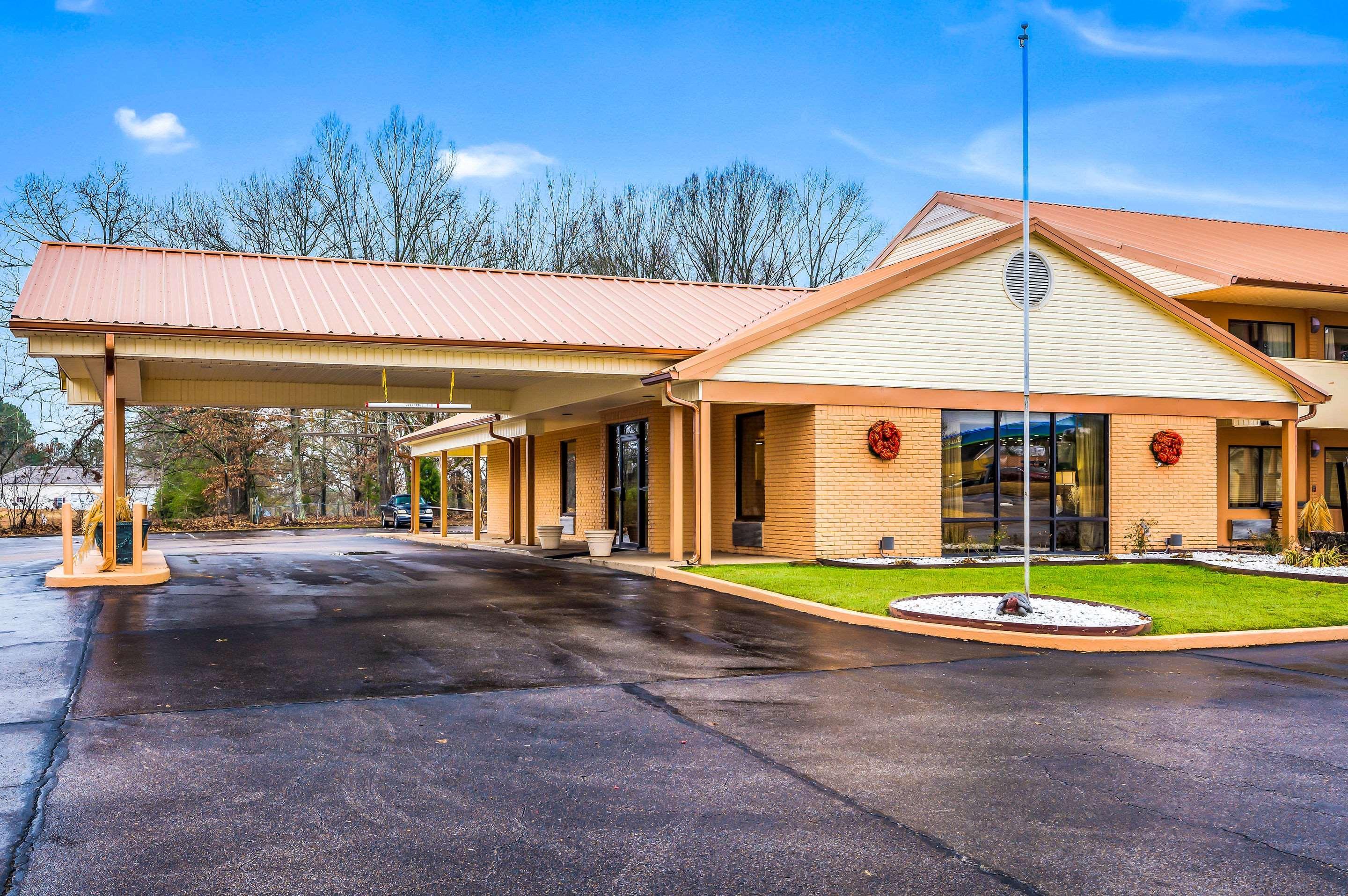 Quality Inn & Suites Corinth West Exterior foto