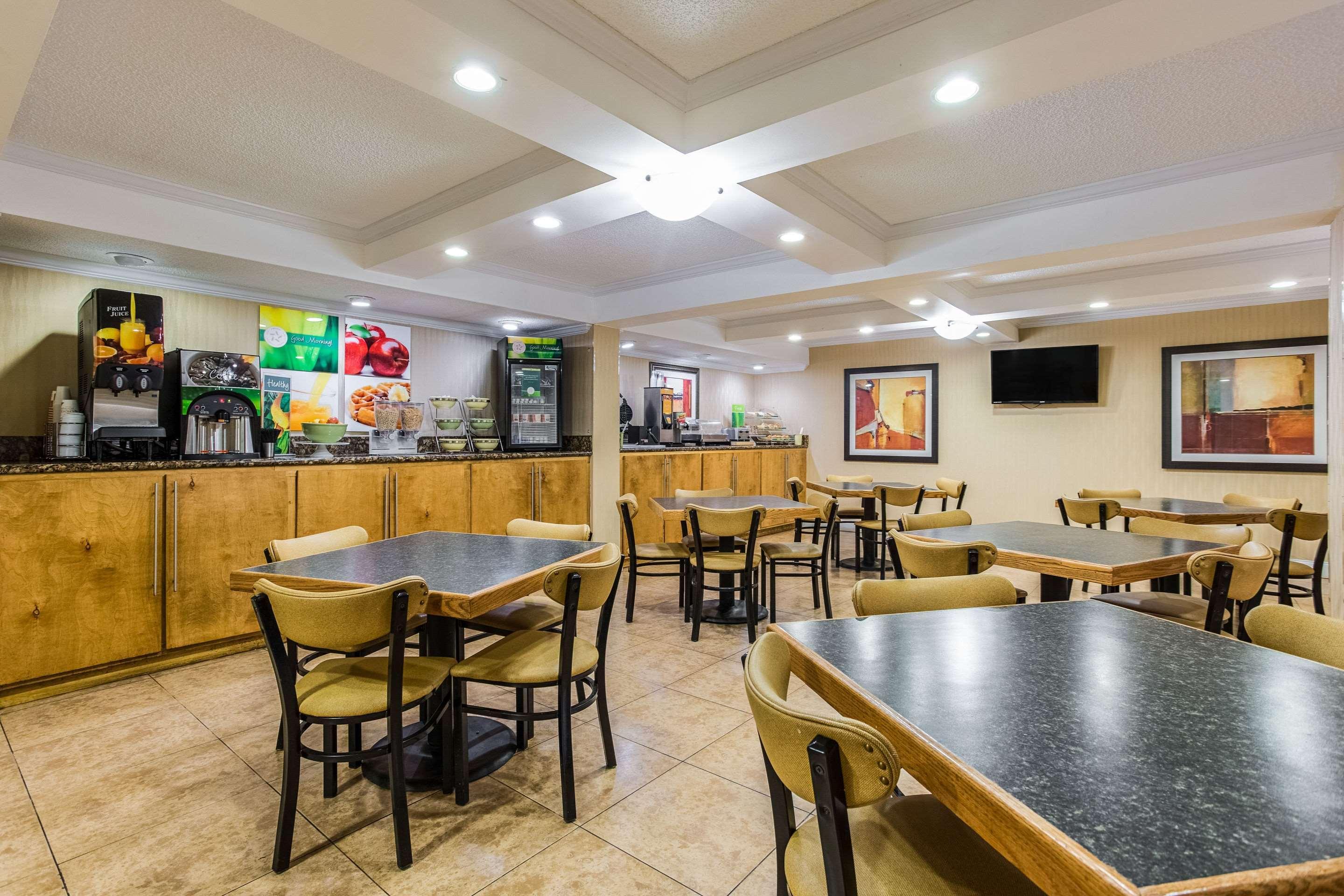 Quality Inn & Suites Corinth West Exterior foto
