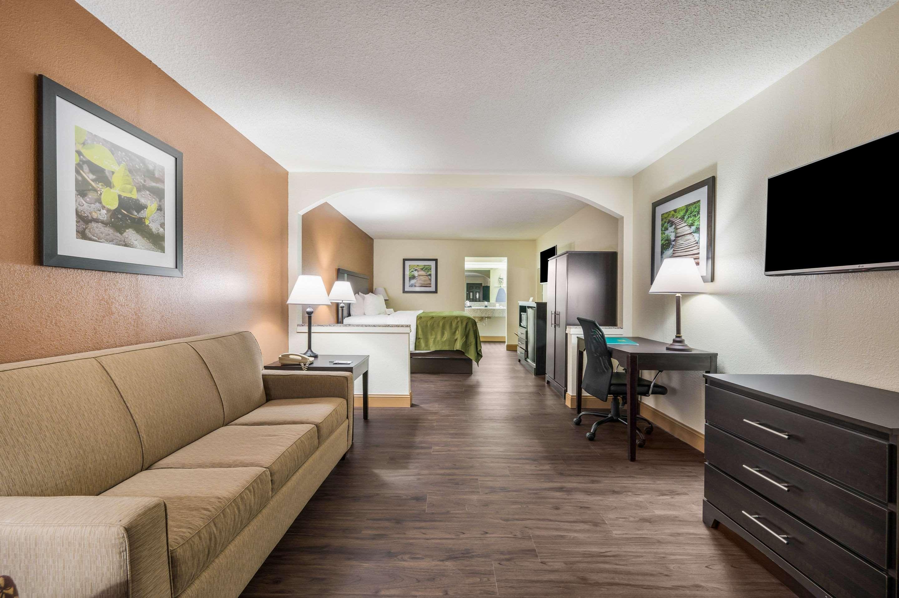 Quality Inn & Suites Corinth West Exterior foto